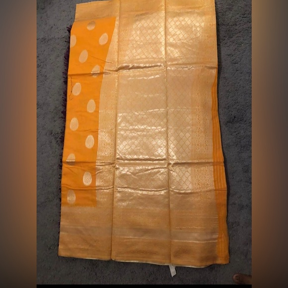 Indian saree - Picture 2 of 3